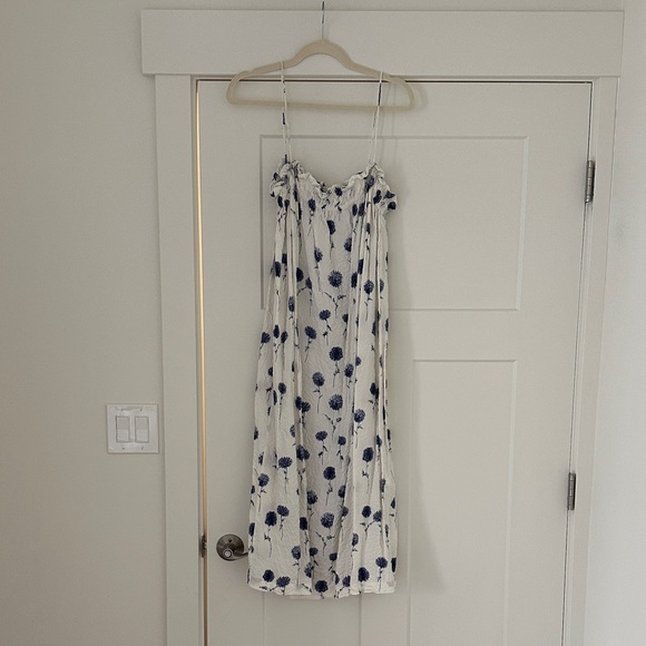 H&M White and Blue Floral Maxi Dress - Picture 1 of 3